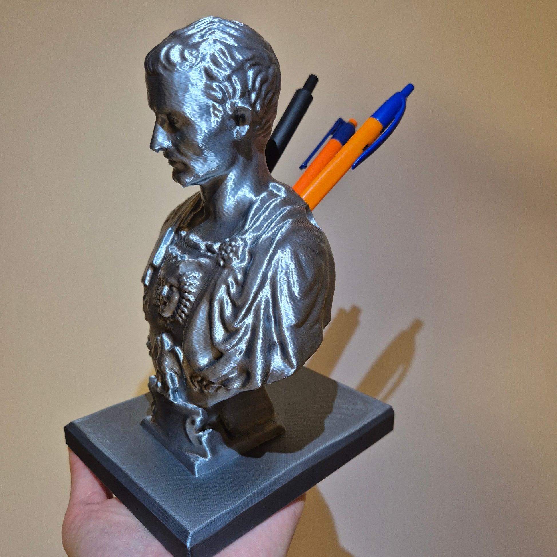 Julius Caesar Pen Holder 4